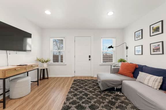2 BD Beach Condo | Steps from Lake Michigan