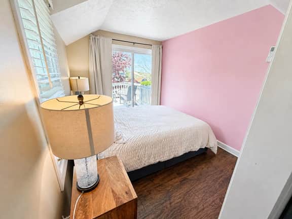 Beach Condo I Steps From Lake Mich