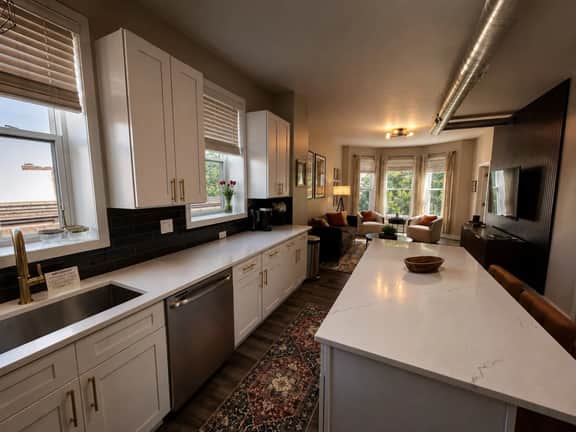 1820 W Belle Plaine #2